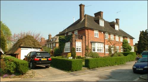 01 Linnell Drive